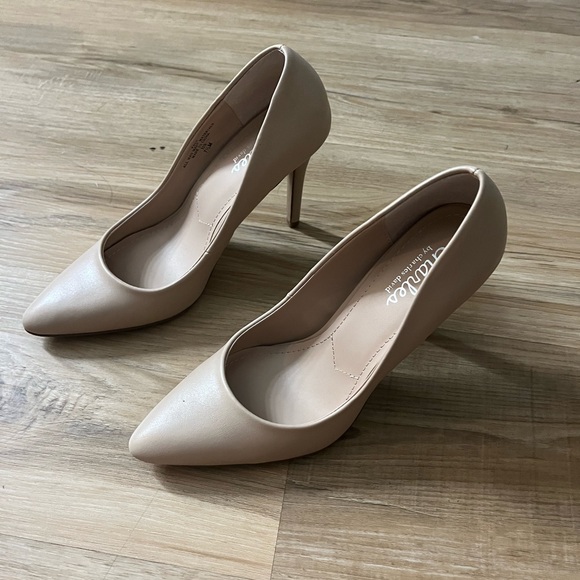 Charles David nude heels - Picture 2 of 5